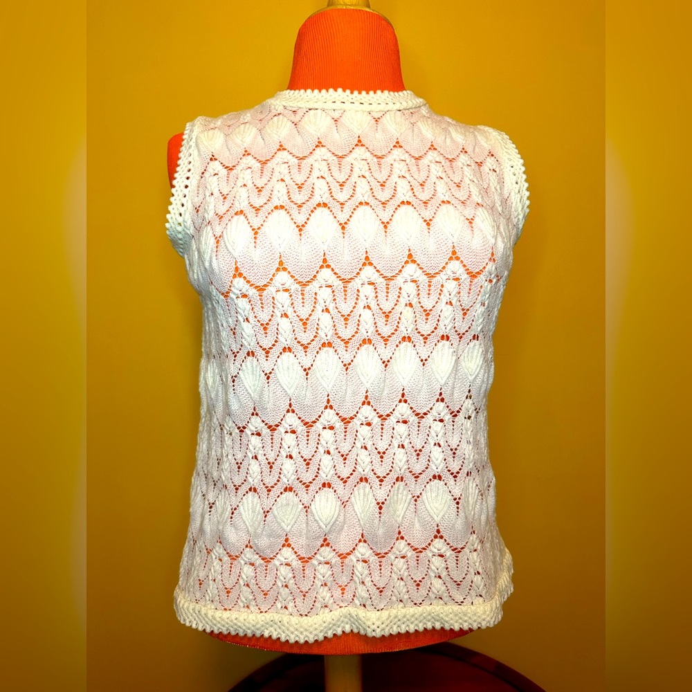 Vintage Ivory Sweater Top 😍